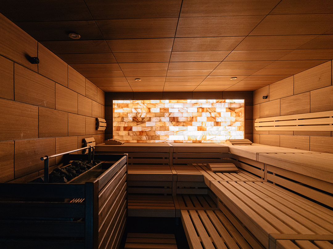 Deltapark – Sauna mit Salzsteinwand