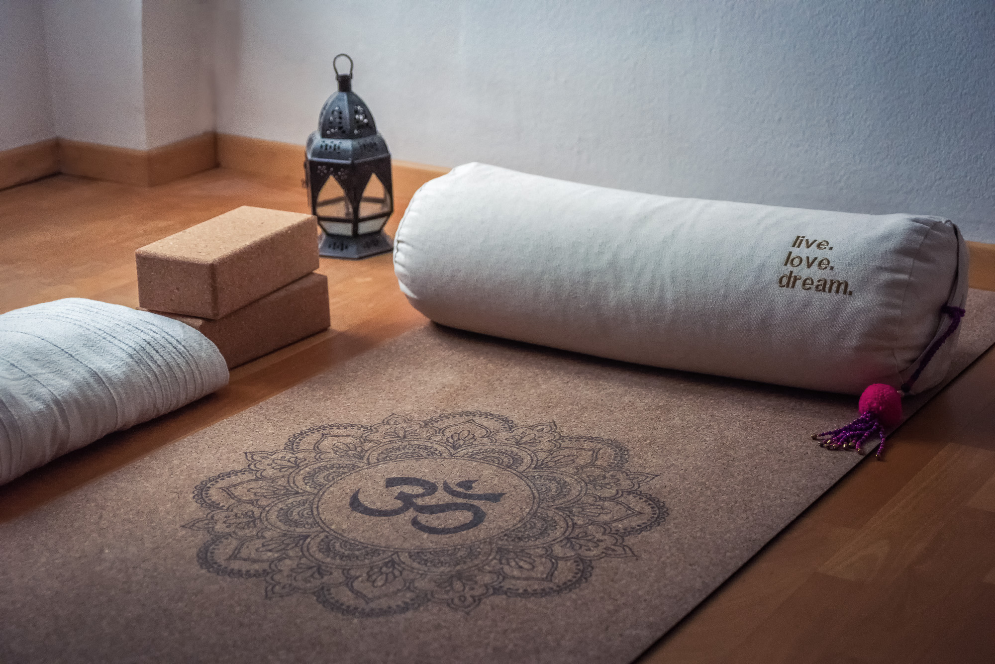 Yoga Matte und Zubehör – Larimar Yoga